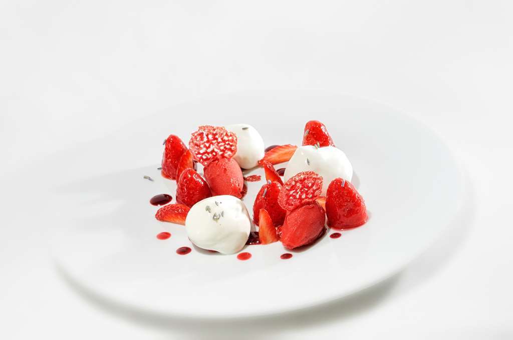 Le Clair De La Plume - Teritoria Hotel Grignan Restaurant photo